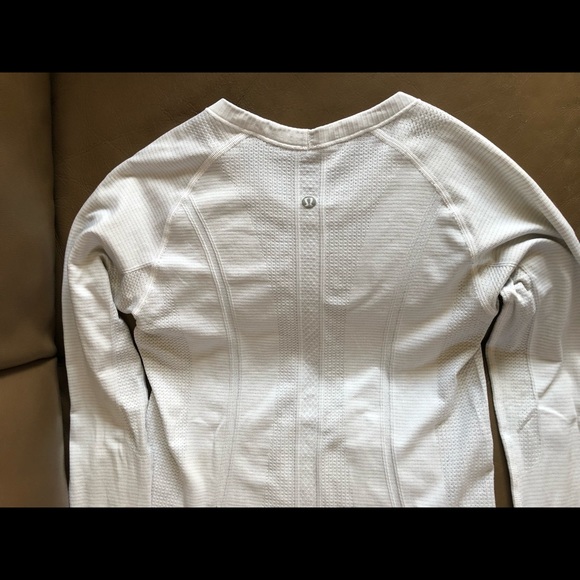 Lululemon, Women’s 6, Swiftly Tech Long Sleeve Crew, GUC - Picture 16 of 16